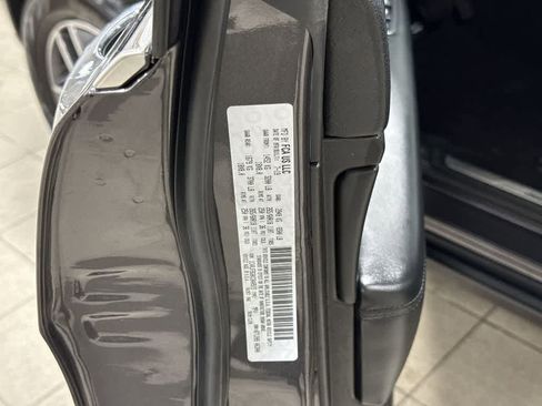 Used 2019 Jeep Grand Cherokee Limited image 14