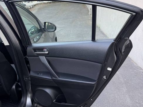 Used 2012 MAZDA MAZDA3 i Touring FWD image 25