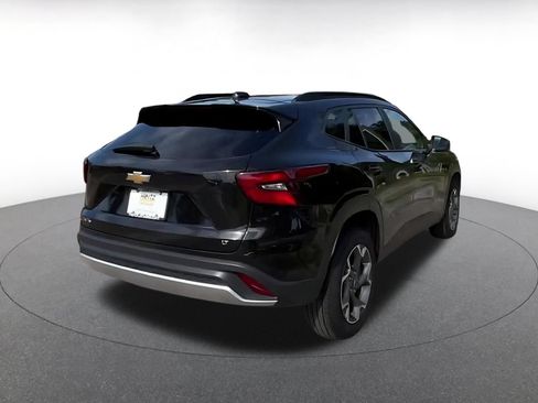 Used 2025 Chevrolet Trax LT w/ LT Convenience Package FWD image 14