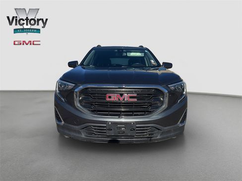 Used 2020 GMC Terrain SLE w/ Driver Convenience Package image 2