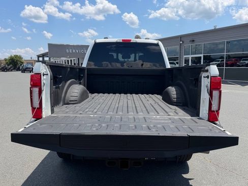 Used 2022 Ford F250 Lariat w/ Black Appearance Package AWD/4WD image 5