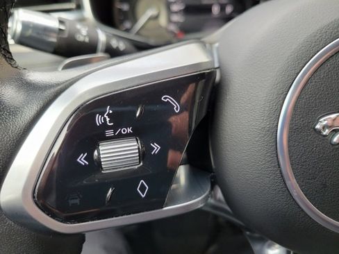 Used 2023 Jaguar F-PACE S image 30