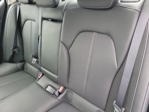 Used 2025 Genesis G70 2.5T image 9