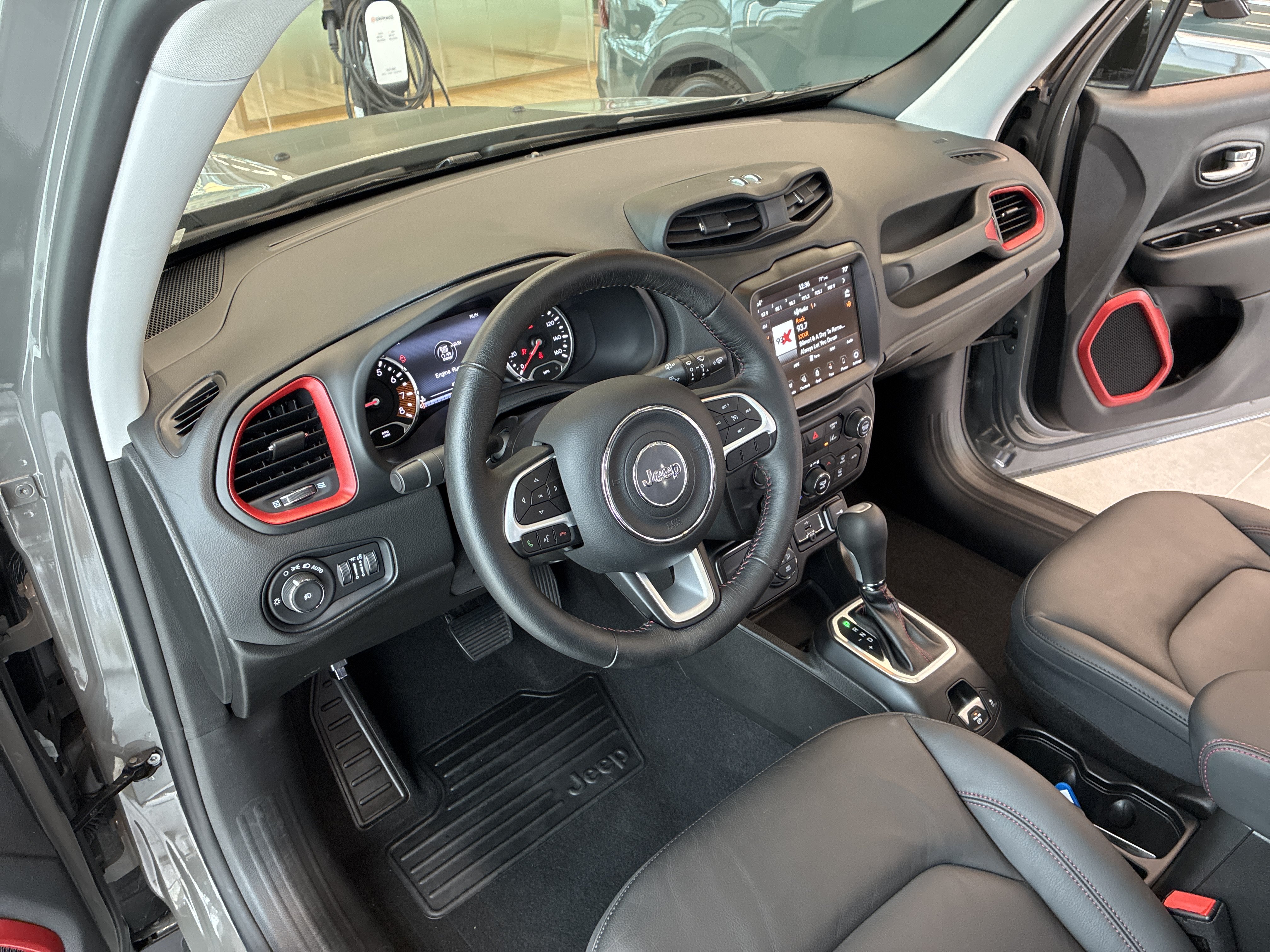 Certified 2023 Jeep Renegade Trailhawk w/ Sun/Sound Group AWD/4WD image 17