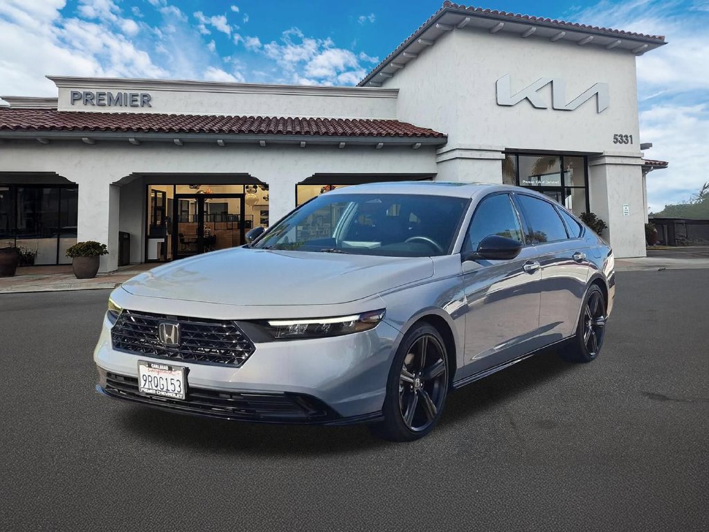 Used 2025 Honda Accord Sport image 4