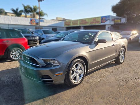 Used 2013 Ford Mustang Coupe RWD image 8