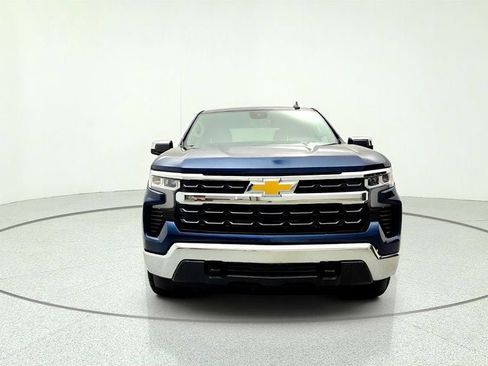 Used 2023 Chevrolet Silverado 1500 LT AWD/4WD image 2