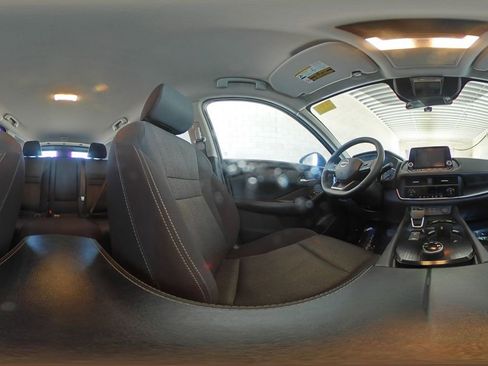 Used 2025 Nissan Rogue SV AWD/4WD image 47