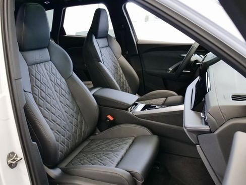 New 2025 Audi SQ5 Premium Plus image 17