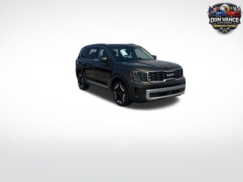 Used 2025 Kia Telluride S FWD image 7