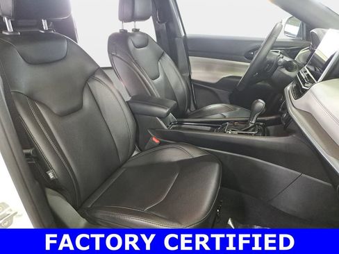 Certified 2025 Jeep Compass Limited AWD/4WD image 11