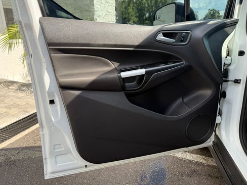 Used 2016 Ford Transit Connect XLT image 23