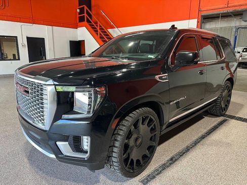 Used 2021 GMC Yukon Denali w/ Denali Ultimate Package RWD image 3