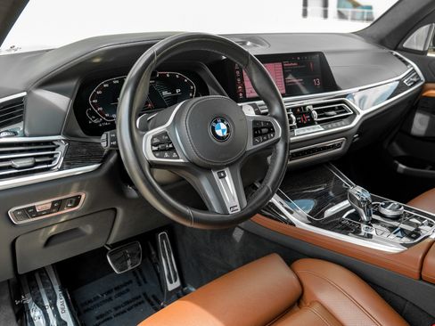 Used 2021 BMW X7 M50i w/ Dynamic Handling Package AWD/4WD image 2