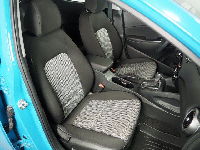 Used 2022 Hyundai Kona SE FWD image 2