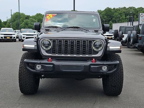 Certified 2025 Jeep Wrangler Unlimited Rubicon AWD/4WD image 2