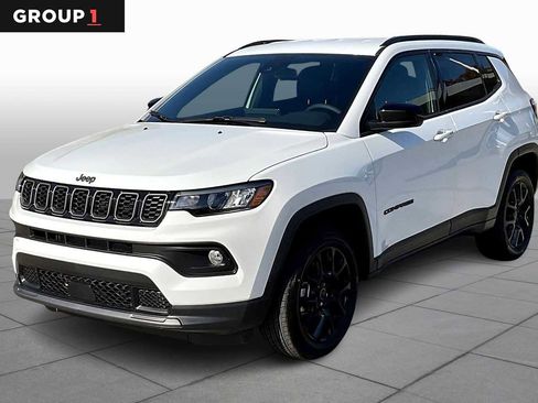 Used 2026 Jeep Compass Latitude image 1