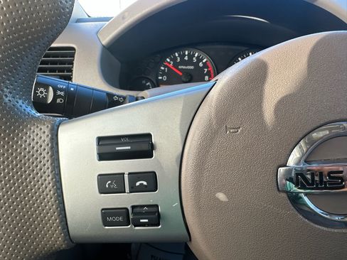 Used 2018 Nissan Frontier SV image 10