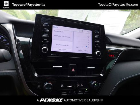 Used 2024 Toyota Camry SE image 9