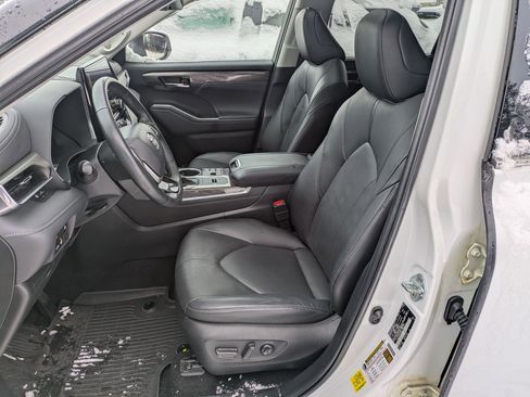 Used 2023 Toyota Highlander Limited image 7