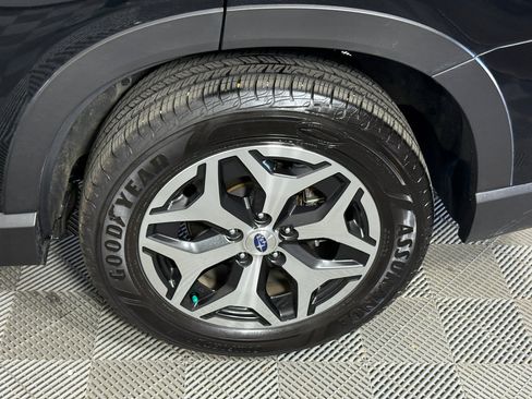Used 2024 Subaru Forester Premium image 8