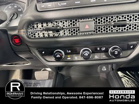 Certified 2025 Honda HR-V Sport image 9