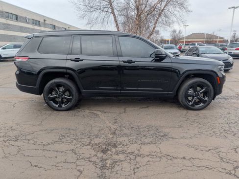 Used 2024 Jeep Grand Cherokee L Altitude image 8