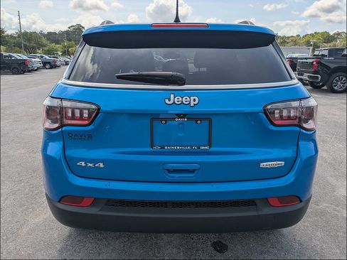 Used 2024 Jeep Compass Latitude AWD/4WD image 6