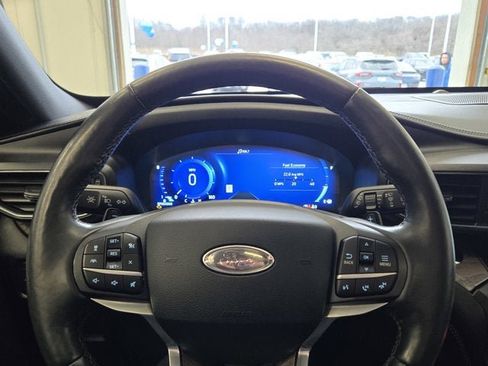 Used 2020 Ford Explorer Platinum w/ Premium Technology Package image 32