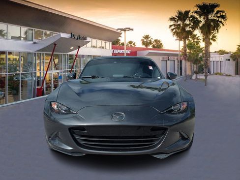 Used 2018 MAZDA MX-5 Miata RF Grand Touring image 8