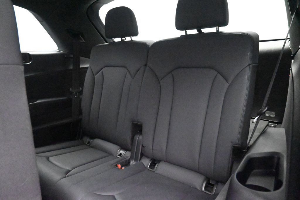 Used 2021 Audi Q7 3.0T Premium Plus w/ Premium Plus Package AWD/4WD image 16