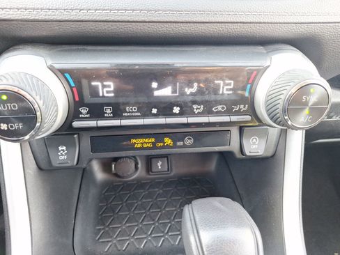 Used 2021 Toyota RAV4 XLE image 27