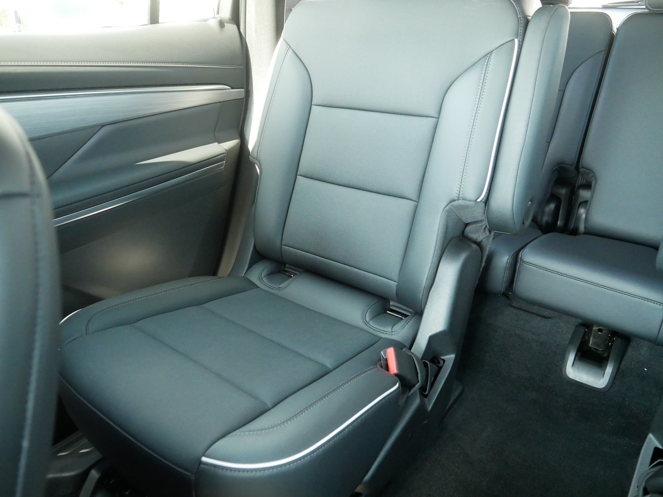 Used 2026 Buick Enclave Preferred AWD/4WD image 12