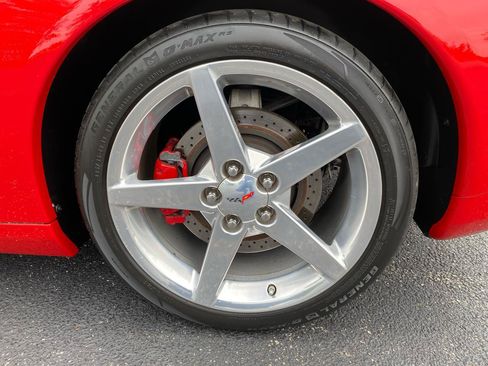 Used 2005 Chevrolet Corvette Convertible w/ Preferred Equipment Group RWD image 44