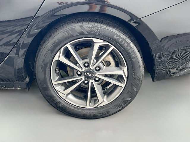 Used 2023 Kia Forte LXS w/ LXS Technology Package FWD image 31