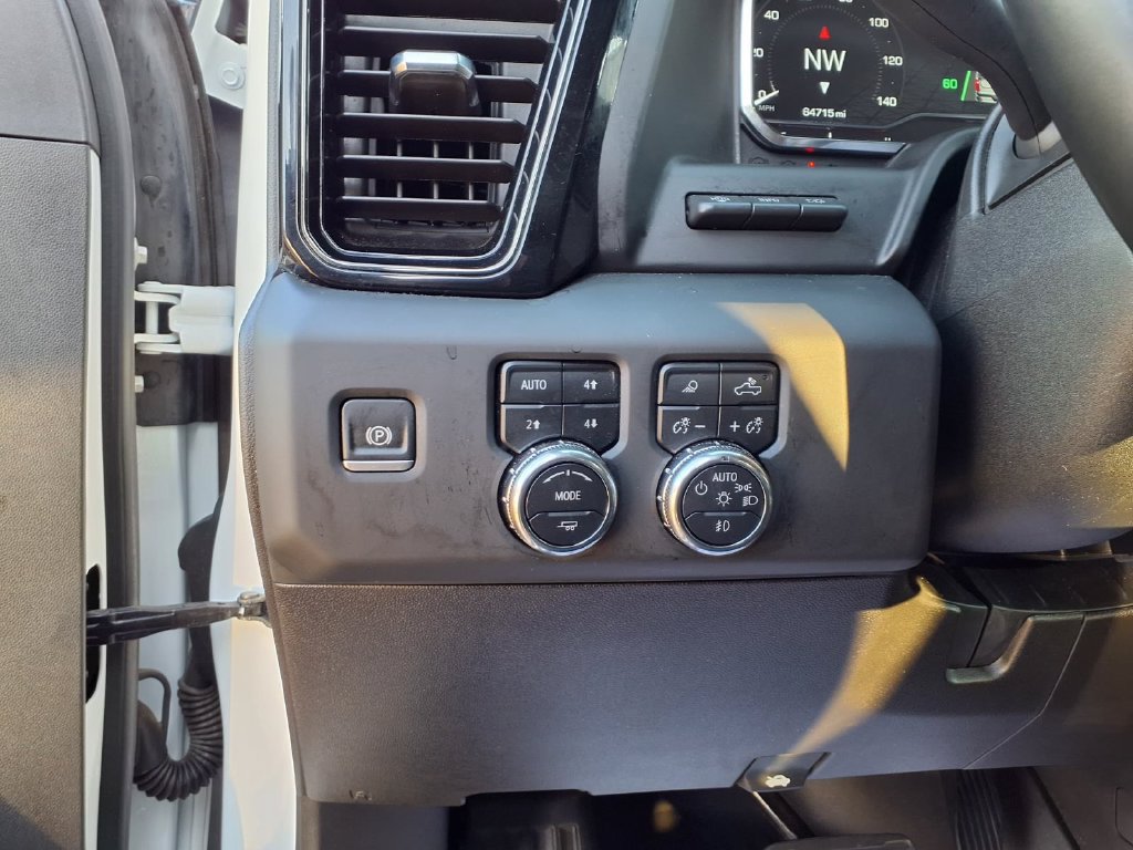 Used 2025 GMC Sierra 2500 AT4 w/ AT4 Premium Plus Package AWD/4WD image 12