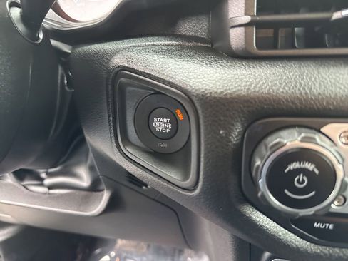 Certified 2024 Jeep Wrangler Unlimited Sport AWD/4WD image 15