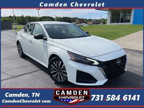 Used 2025 Nissan Altima 2.5 SV FWD image 1