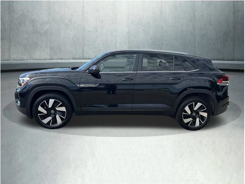 Used 2024 Volkswagen Atlas Cross Sport SE AWD/4WD image 2