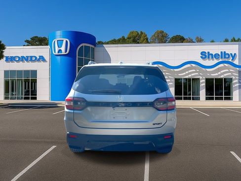 New 2026 Honda Pilot Sport image 7