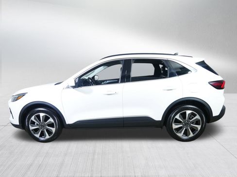 Used 2024 Ford Escape Platinum image 4