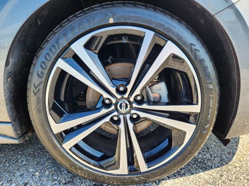 Used 2022 Nissan Sentra SR FWD image 19