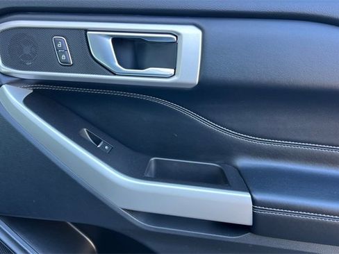 Used 2022 Ford Explorer XLT w/ Equipment Group 202A image 21