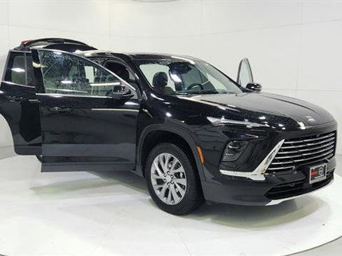 Used 2025 Buick Enclave Preferred image 29