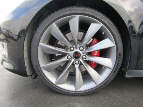 Used 2015 Tesla Model S 85D image 50