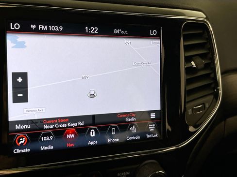 Used 2022 Jeep Grand Cherokee Laredo X image 13