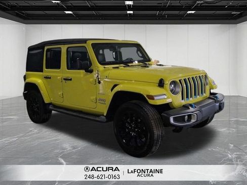 Used 2022 Jeep Wrangler Unlimited Sahara w/ Cold Weather Group AWD/4WD image 7
