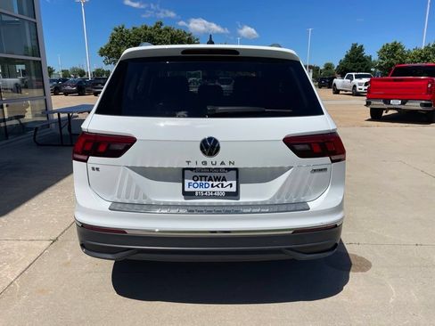Used 2024 Volkswagen Tiguan SE w/ Panoramic Sunroof Package AWD/4WD image 6