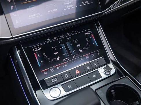 Used 2019 Audi Q8 Premium Plus w/ Premium Plus AWD/4WD image 28