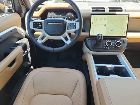 New 2026 Land Rover Defender 110 X-Dynamic SE AWD/4WD image 4